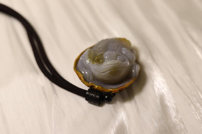 Hand-Carved Agate Frog Pendant Necklace • Lucky Money Toad Amulet • Natural Crystal Healing Jewelry • Feng Shui Wealth & Protection Charm